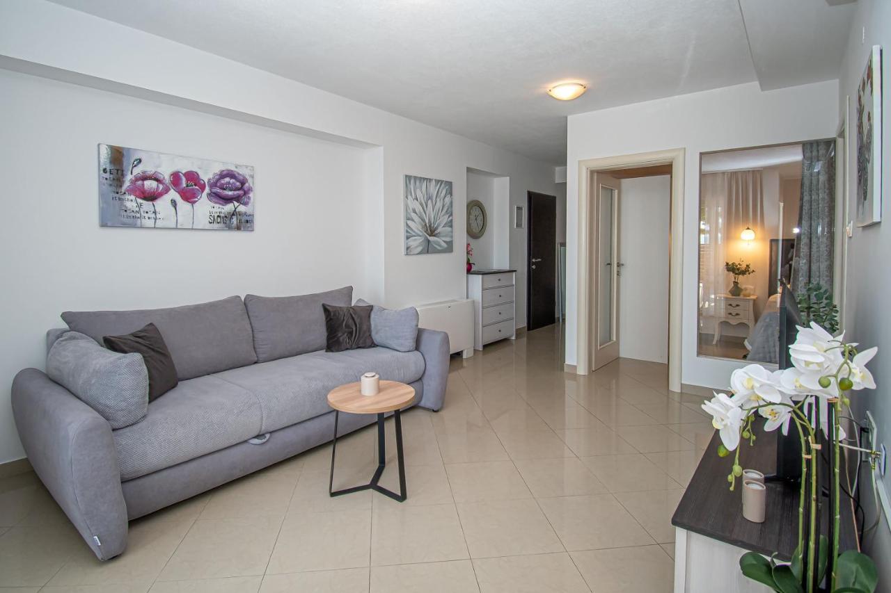 Beachfront Apartments Gabine Kastela Exterior photo