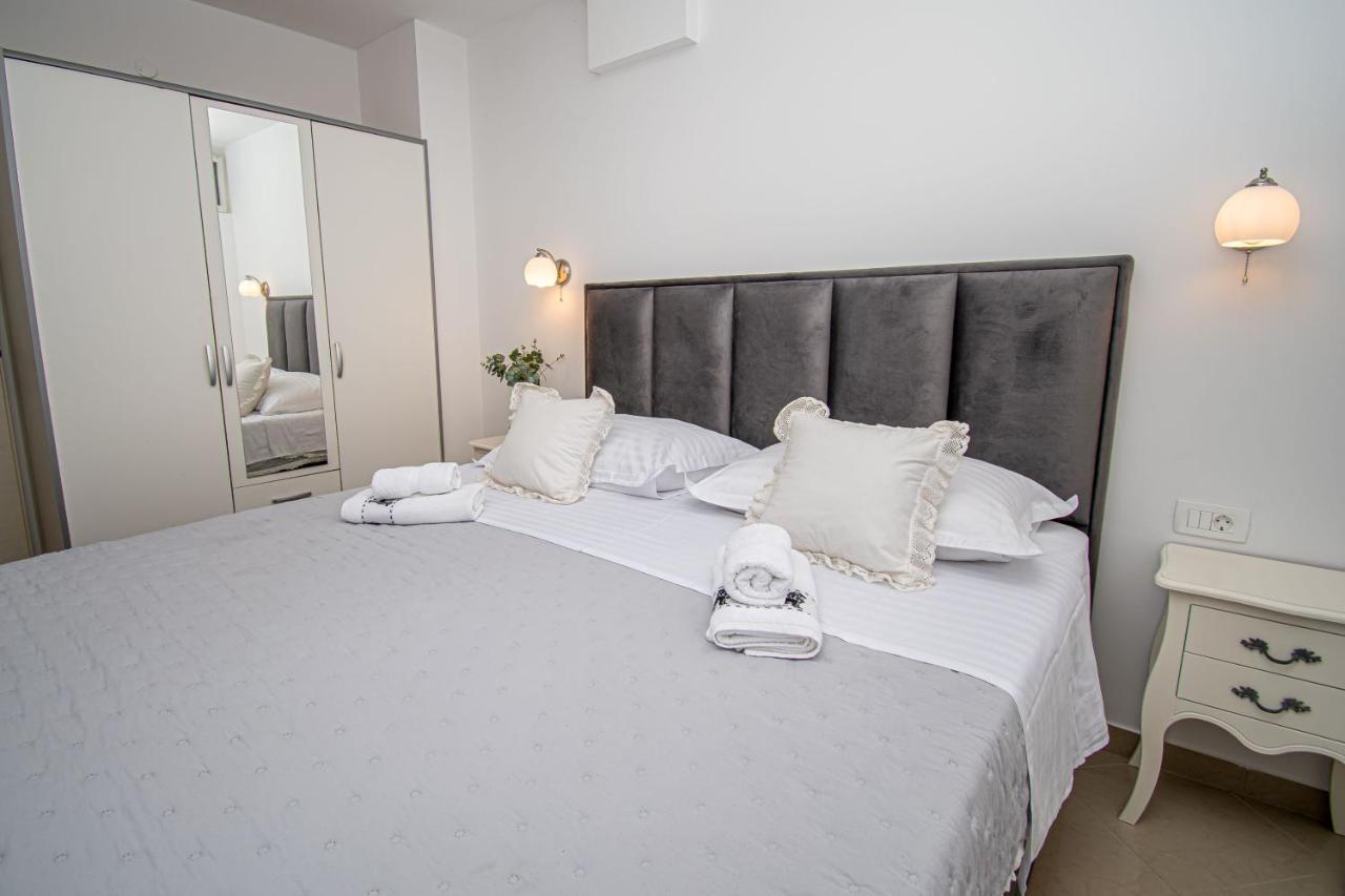 Beachfront Apartments Gabine Kastela Exterior photo