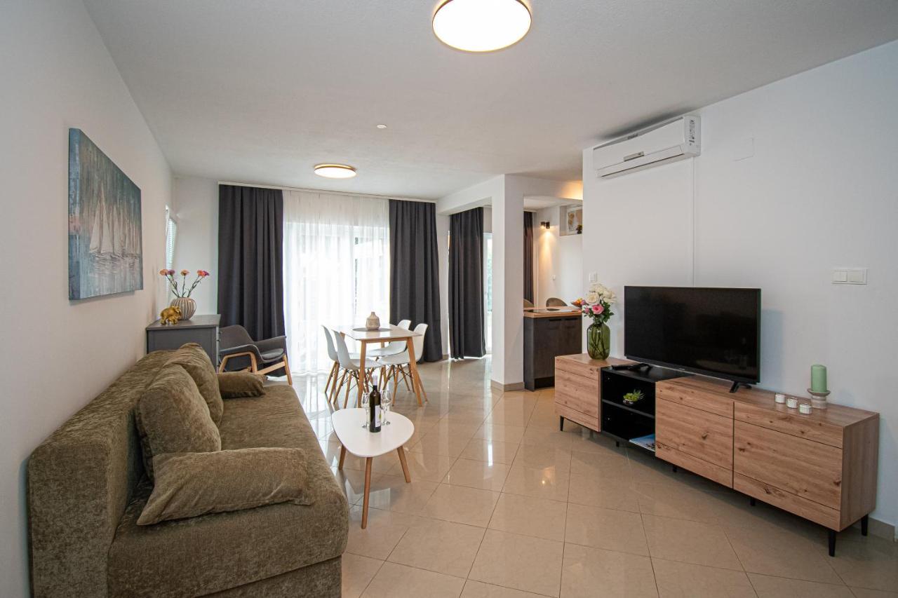 Beachfront Apartments Gabine Kastela Exterior photo